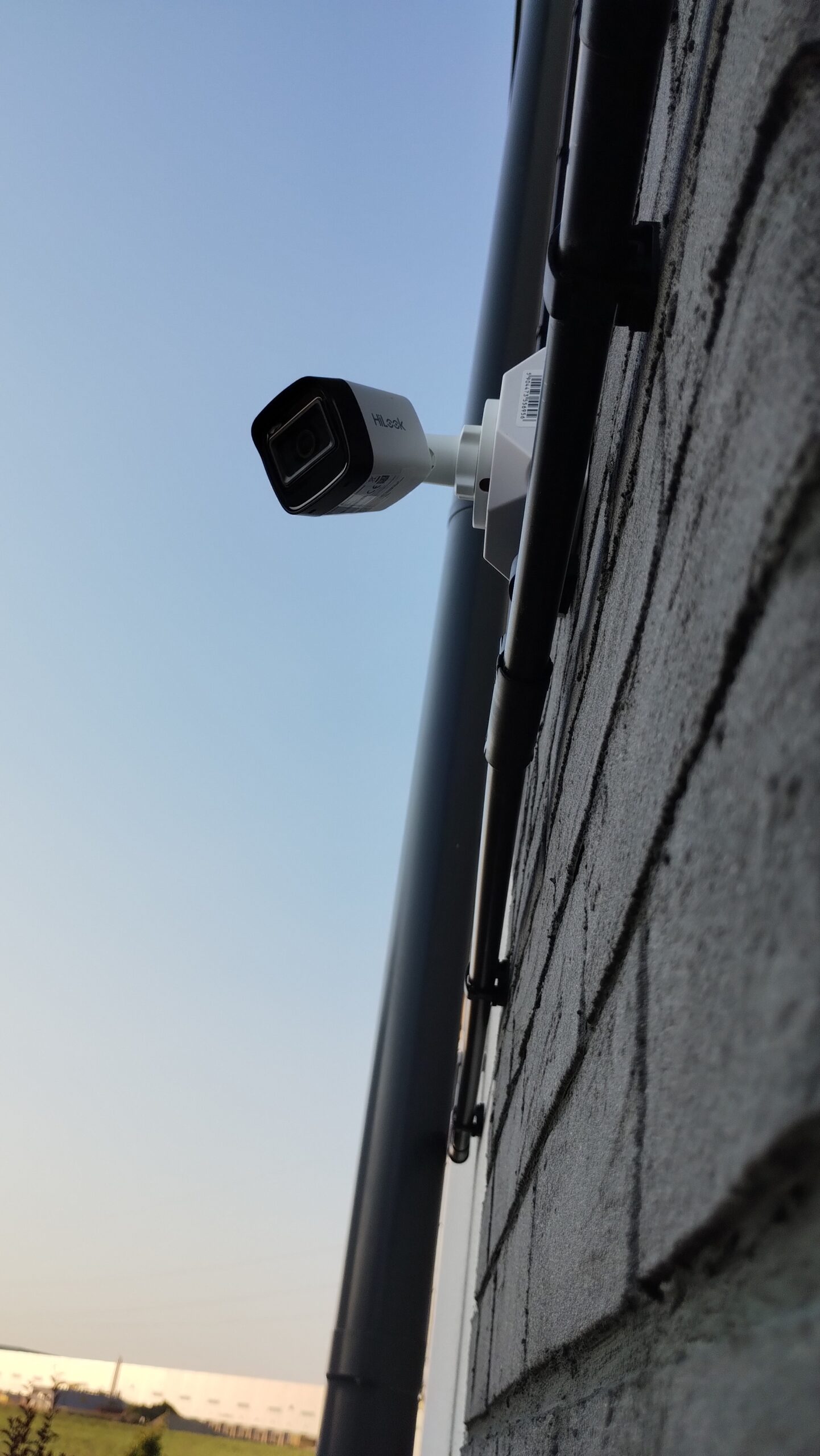 Kamera IP zamontowana przez FixThePhase